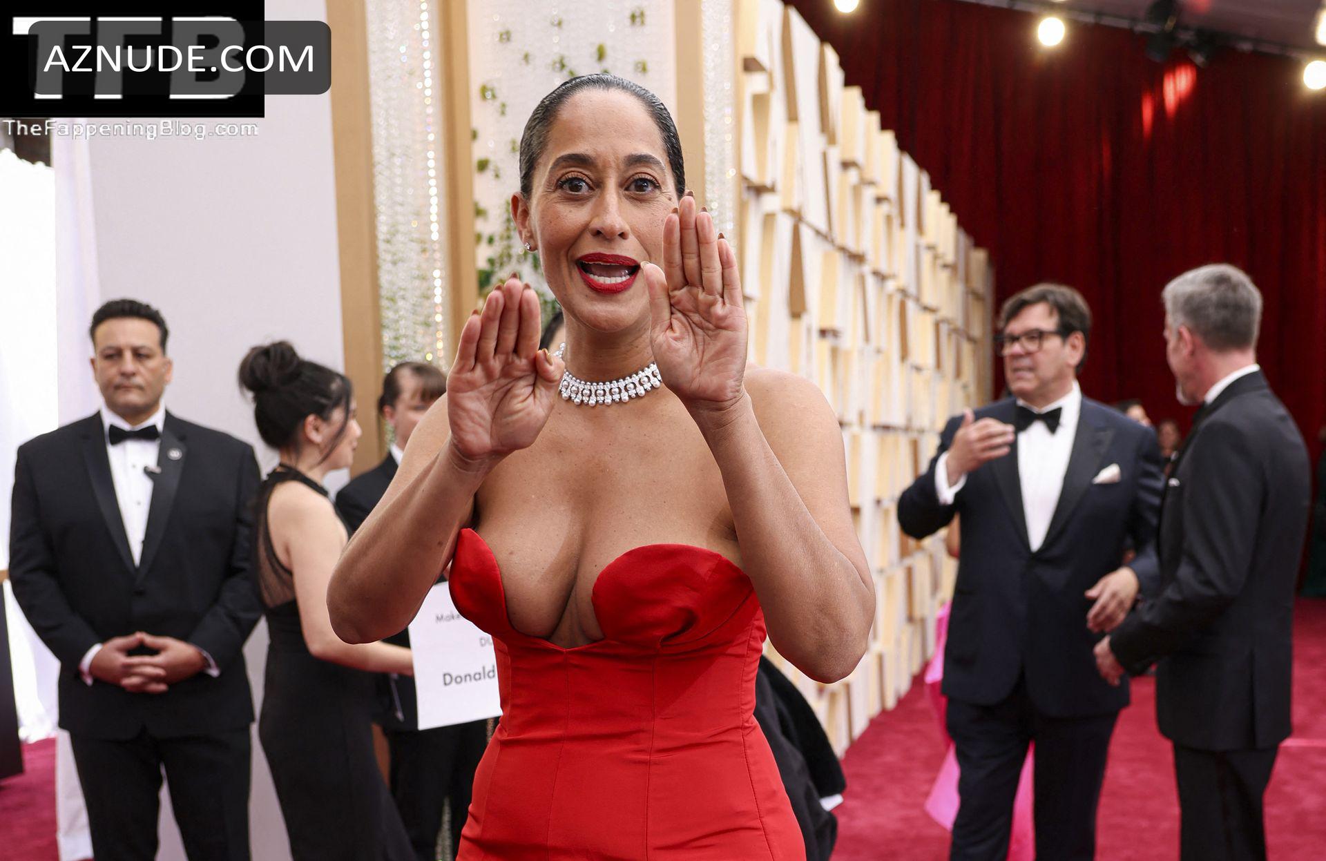 Tracee Ellis Ross Flaunts Her Deep Cleavage at the 2020 Vanity Fair Oscar  Party (11 Photos) | #TheFappening