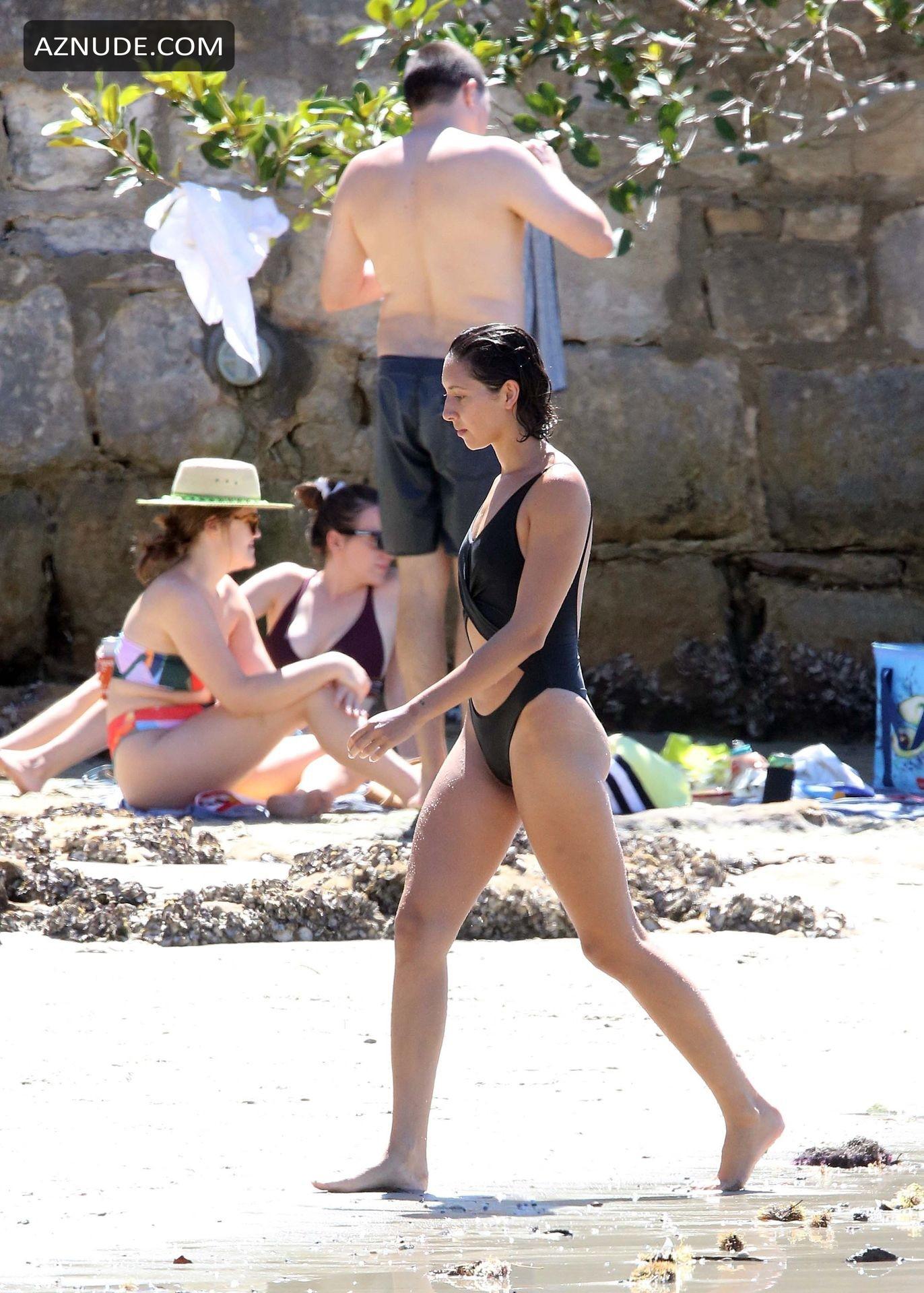Vanessa Valladares Sexy Enjoying A Beach Date In Sydney Australia Aznude