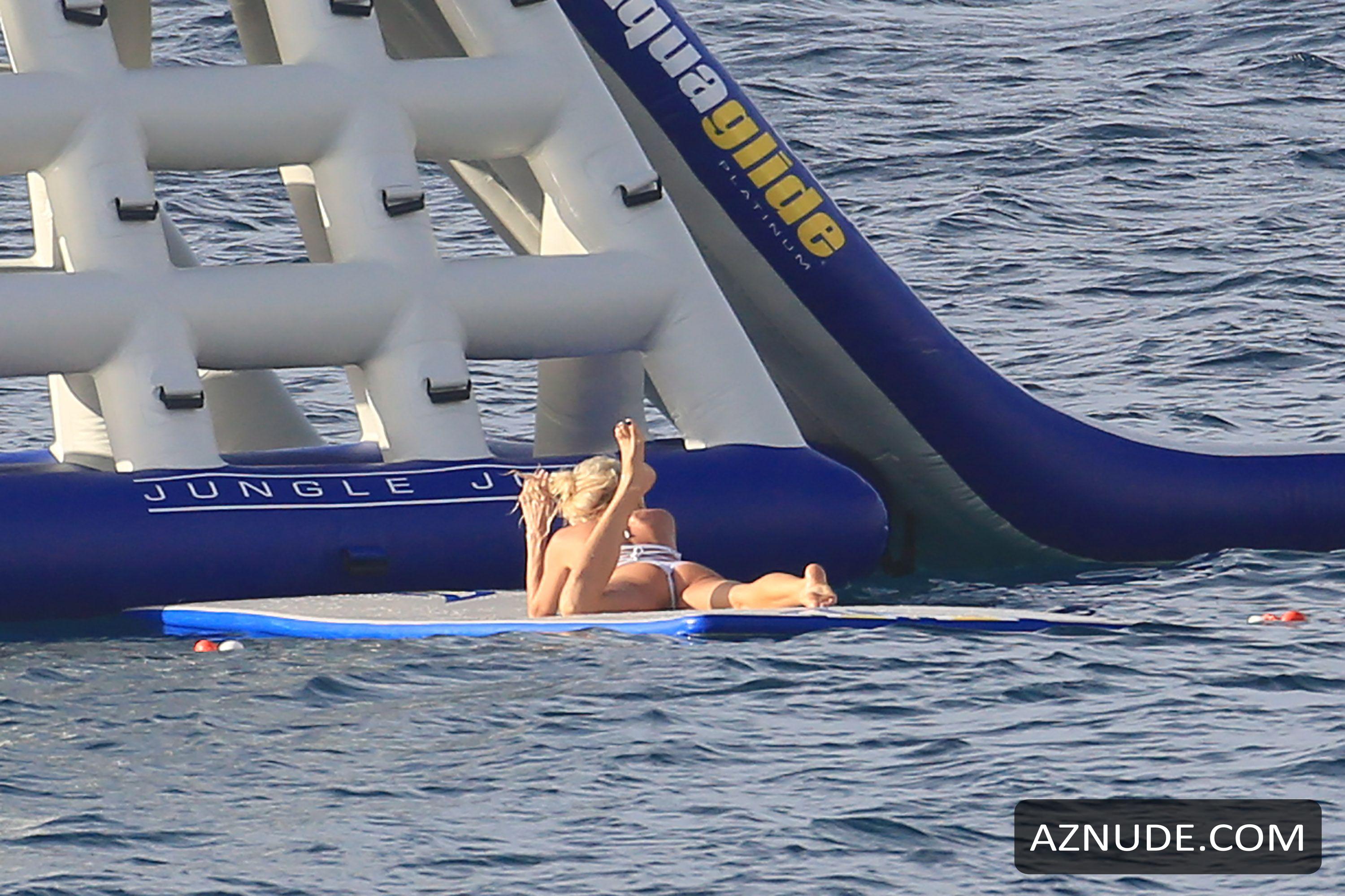 Victoria Silvstedt Sexy In Bikini On A Yacht In SaintBarthelemy AZNude