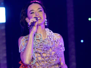  alt="Katy Perry Sexy in Katy Perry Sexy Rocks The Stage As She Performs At Mardi Gras Extravaganza In New Orleans"