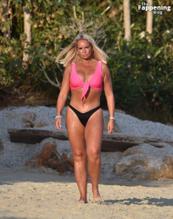 Jennifer EllisonSexy in Jennifer Ellison Rocks A Pink Bikini And Flaunts Her Sexy Figure On Vacation In Turkey