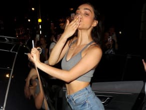 RACHELZEGLERSEXYFLAUNTSHERHOTLEGSANDFIGUREASSHELEAVESTHELONDONPALLADIUMAFTERHERPERFORMANCEINEVITATHEMUSICAL - NUDE STORY