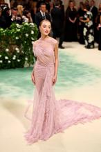 Phoebe DynevorSexy in Phoebe Dynevor The 2024 Met Gala, New York