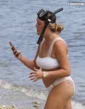 Charlotte CrosbySexy in Charlotte Crosby's Sexy Snorkelling Adventure In Cairns