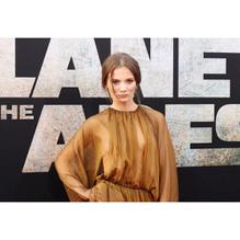 Freya AllanSexy in Freya Allan L.a Premiere Kingdom Of The Planet Of The Apes