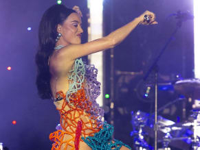  alt="Katy Perry Sexy in Katy Perry Sexy Rocks The Stage As She Performs At Mardi Gras Extravaganza In New Orleans"