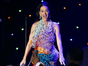  alt="Katy Perry Sexy in Katy Perry Sexy Rocks The Stage As She Performs At Mardi Gras Extravaganza In New Orleans"