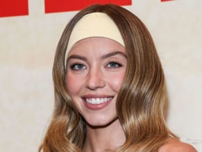 Sydney Sweeney Sexy Flaunts Her Hot Cleavage At The 