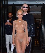 Doja CatSexy in Doja Cat Stuns With Sexy Look At Met Gala After-party In New York