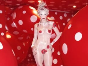 JULIAFOXSEXYANDSENSATIONALPHOTOSHOOTFORYAYOIKUSAMASFLOWEROBSESSIONATNGV - NUDE STORY