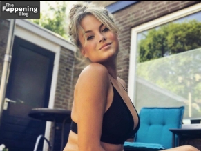 Sylvana IJsselmuiden Sexy Photos Showing Off Her Sultry Tits And Figure