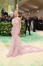 Phoebe DynevorSexy in Phoebe Dynevor The 2024 Met Gala, New York