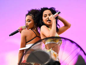 TYLASEXYSIZZLESHERSLUTTYBODYDURINGHERPERFORMANCEATCOACHELLAININDIO - NUDE STORY