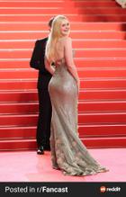 ELLEFANNINGATTHEREDCARPET - NUDE STORY