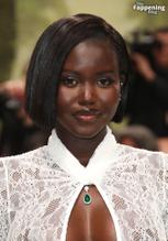 Adut AkechSexy in Adut Akech Stuns In Sexy Outfit At Met Gala In Nyc