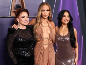 BECKYGSEXYFLAUNTSHERSULTRYBODYATTHEAMERICANMUSICAWARDSINLASVEGAS - NUDE STORY