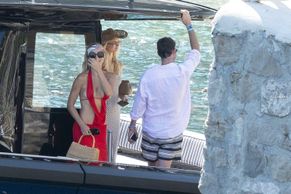  alt="Brooks Nader Sexy in Brooks Nader Sexy Spotted Wearing A Spicy Red Sultry Dress At "la Conca Del Sogno" Restaurant In Nerano"
