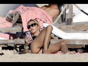  alt="Delilah Belle Hamlin Sexy in Delilah Belle Hamlin Sexy Spotted Showing Off Her Sizzling Bikini Body At St. Barts Beach In France"