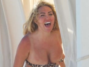 Aisleyne Horgan-Wallace Sexy in Aisleyne Horgan-Wallace Sexy Spotted Kissing With A Woman And Showing Off Her Voluptuous Assets In A Sizzling Bikini At Los Angeles Beach