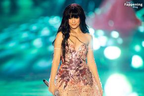 CAMILACABELLOSEXYSTUNSINAFABULOUSOUTFITATTHE1001SEASONSOFELIESAABFASHIONSHOWINRIYADH - NUDE STORY