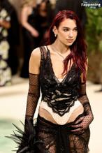 Dua LipaSexy in Dua Lipa Stuns In Sexy Dress At Met Gala In Nyc