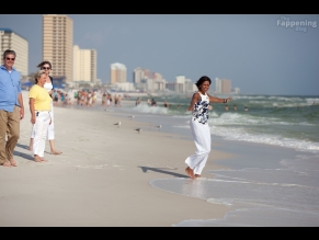 Michelle Obama Sexy And Hot Photos Collection