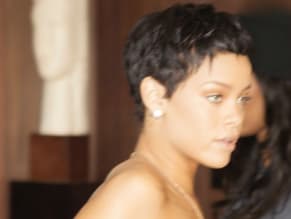 RIHANNASEXYANDNUDEPHOTOSPOTTEDSHOWINGOFFHERPIERCEDTIT - NUDE STORY