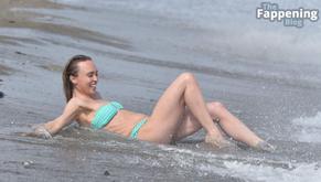 Jorgie PorterSexy in Jorgie Porter Flaunts Her Sexy Bikini Body On Spanish Beach