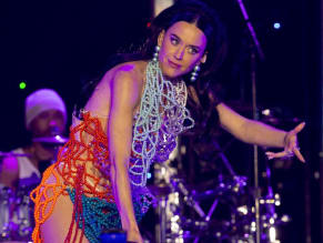  alt="Katy Perry Sexy in Katy Perry Sexy Rocks The Stage As She Performs At Mardi Gras Extravaganza In New Orleans"