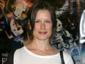 Shawnee Smith Sexy And Topless Photos Collection