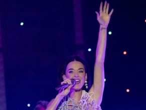  alt="Katy Perry Sexy in Katy Perry Sexy Rocks The Stage As She Performs At Mardi Gras Extravaganza In New Orleans"