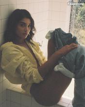 DANIELALOPEZOSORIOSEXYANDNUDEBATHROOMPHOTOSHOOTPOSINGHERHOTBOOTY - NUDE STORY