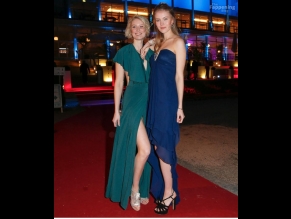 Kim Hnizdo Sexy And Nude Photos Collection