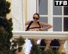 alt="Angelina Jolie Sexy in Angelina Jolie Nude And Sexy Photos Collection"