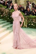 Phoebe DynevorSexy in Phoebe Dynevor The 2024 Met Gala, New York