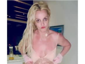 BRITNEYSPEARSSEXYANDSLUTTYPHOTOSANDVIDEOSTEASINGHERHOTBOOBS - NUDE STORY