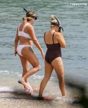 Charlotte CrosbySexy in Charlotte Crosby's Sexy Snorkelling Adventure In Cairns