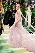 Phoebe DynevorSexy in Phoebe Dynevor The 2024 Met Gala, New York