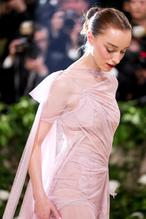 Phoebe DynevorSexy in Phoebe Dynevor The 2024 Met Gala, New York