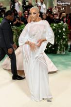 Doja CatSexy in Doja Cat Stuns In Sexy Outfit At The 2024 Met Gala