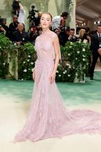 Phoebe DynevorSexy in Phoebe Dynevor The 2024 Met Gala, New York