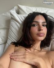 EMILYRATAJKOWSKISEXYANDSEDUCTIVESELFIEPHOTOSTEASINGHERALLURINGNUDEBODY - NUDE STORY