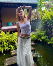 ANNEWINTERSSEXYINBALI - NUDE STORY