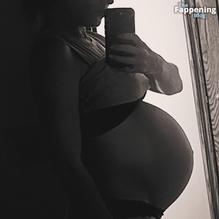 CAITYLOTZSEXYPHOTOSSHOWINGOFFHERHOTBABYBUMP - NUDE STORY