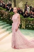 Phoebe DynevorSexy in Phoebe Dynevor The 2024 Met Gala, New York