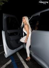 KIMKARDASHIANFLAUNTSHERSEXYCURVESINWEHO - NUDE STORY