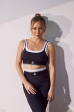 Hilary Duff Sexy Shows Off Her Hot Body In A Photoshoot For Reebok