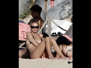 alt="Delilah Belle Hamlin Sexy in Delilah Belle Hamlin Sexy Spotted Showing Off Her Sizzling Bikini Body At St. Barts Beach In France"