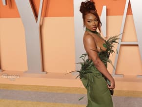 MEGANTHEESTALLIONSTUNSSEXYSHOWSOFFHERHOTBOOBSATTHEVANITYFAIROSCARAWARDSINBEVERLYHILLS - NUDE STORY