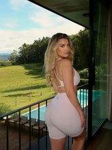  alt="Emily Sears Sexy in Emily Sears Stuns In Sexy Pink Spandex"